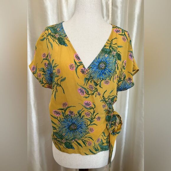 Silk Side-Tie Wrap Top in Painted Blooms Size xs - Picture 3 of 7